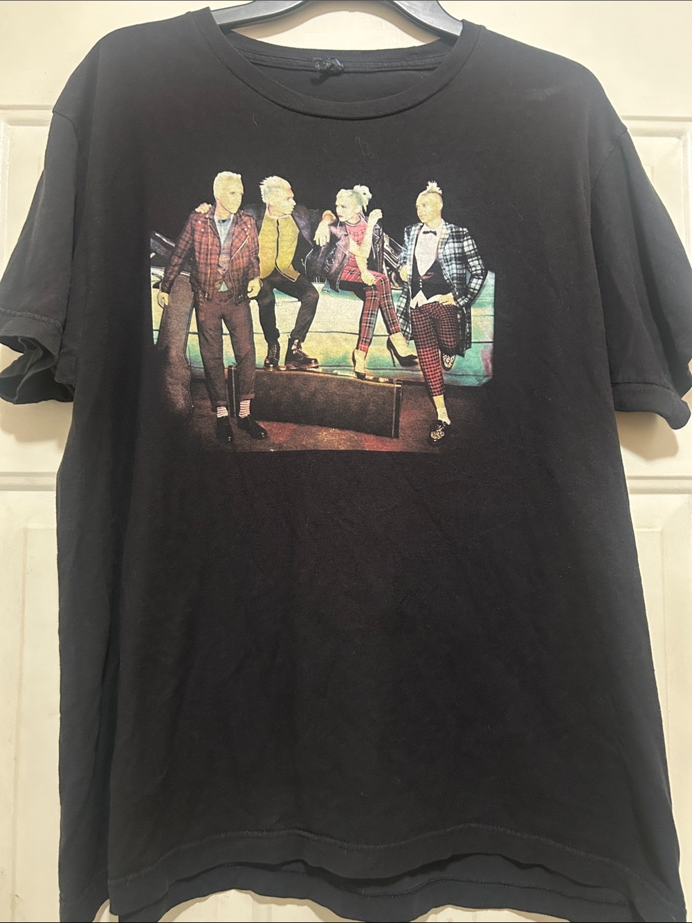 No Doubt Rate Black Graphic Men’s T-Shirt with Colorful Band Print
